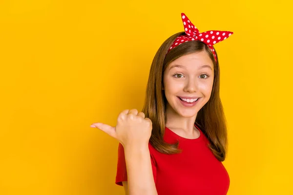 Foto Adorável Muito Louco Menina Publicidade Produto Preto Sexta Feira — Fotografia de Stock