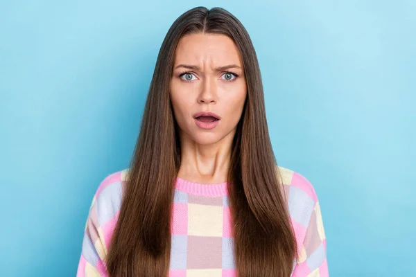 Photo of speechless lady open mouth look camera unfair occasion wear casual clothes isolated blue color background — Stock Photo, Image