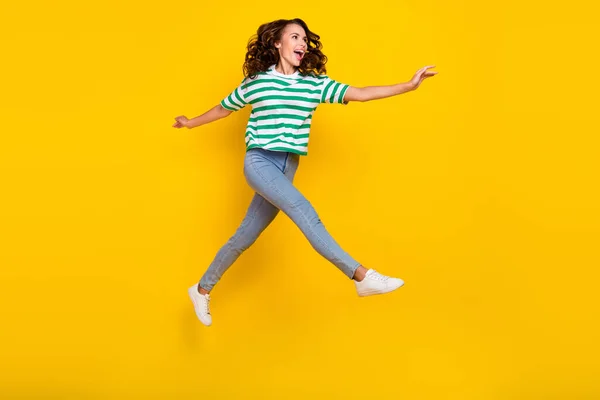 Full Body Photo Cool Brunette Millennial Lady Run Wear Shirt — Stock Photo, Image