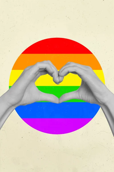 Artesanato criativo colagem braços mãos fazendo mostrando símbolo do coração contra a bandeira LGBT Lésbicas Gay Bissexual Transgênero conceitos orgulho — Fotografia de Stock