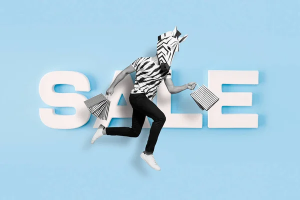 In voller Länge Bild Foto von ungewöhnlichen Zebra Kerl tragen 3D-Pop-Trend-Maske kaufen Taschen springen über große Verkauf Wort auf blauem Hintergrund — Stockfoto