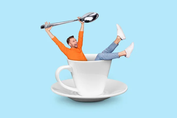 Creativa composición de obras de arte de chico positivo paseo taza de té ganar carrera teniendo divertido aislado pastel azul color fondo — Foto de Stock