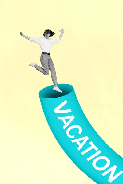 Вертикальний творчий колаж чорно-біла гамма людина стрибає у відпустку трубки ізольовані на світлому творчому тлі — стокове фото