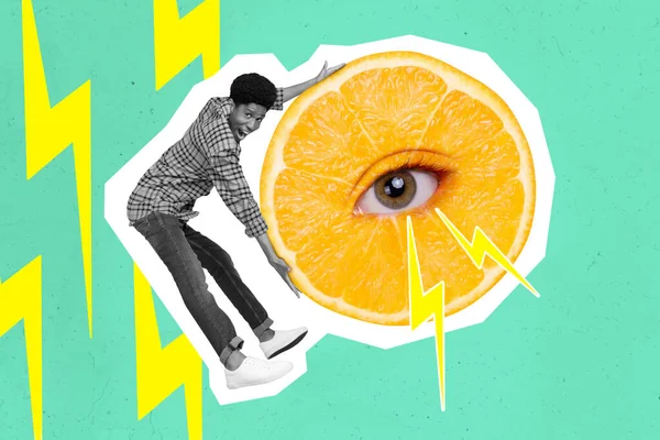 Colagem criativa de pessoa ativa preto branco gama mãos segurar laranja olho energia isolada no desenho de fundo — Fotografia de Stock