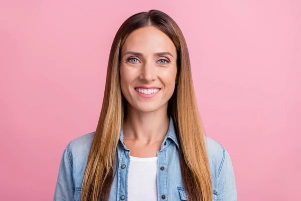 Photo of young pretty cheerful woman toothy smile visit dentist cavity protection clinic isolated over pink color background — 스톡 사진