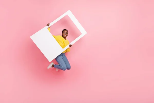 Full length photo of young pretty girl have fun jump shooting picture isolated over pink color background — Stock Photo, Image