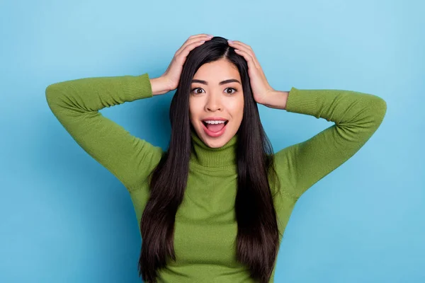 Portrait of attractive cheerful long-haired amazed girl good sudden news reaction isolated over bright blue color background — Photo