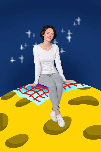 Kreative Retro-Kunstwerk der Frau Zukunft Technologie Urlaub auf dem Mond Ruhe genießen Picknick isoliert realistischen Farbhintergrund — Stockfoto