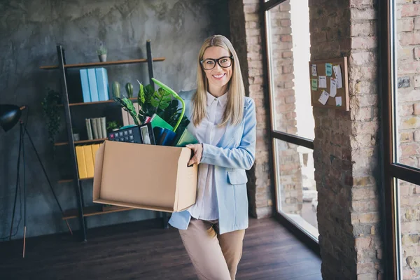 Foto Optimistisk Representant Revisor Har Första Dagen Nytt Arbete Redo — Stockfoto