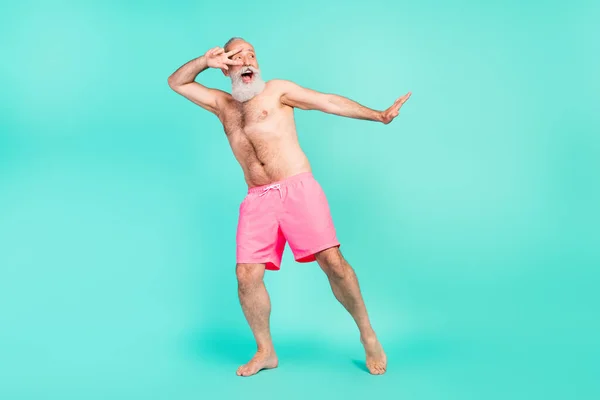 Komik Emekli Adam Dans Gösterisi Işareti Kapak Göz Boş Görünüyor — Stok fotoğraf