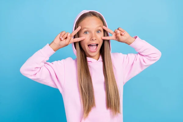 Photo Cool Amazed Excited Positive Young Little Girl Fingers Signs — Stock Photo, Image