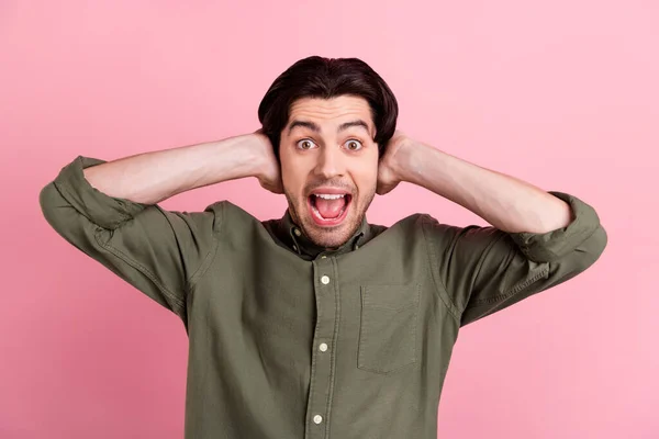 Photo Jeune Homme Choqué Étonné Tenir Les Mains Couvrir Les — Photo