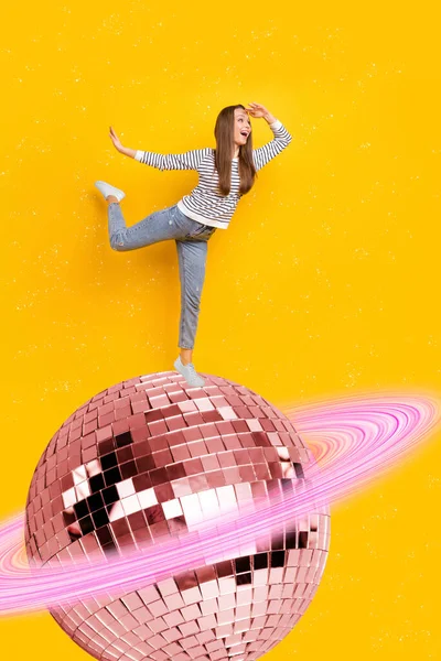 Vertikal Kreativ Collage Porträtt Upphetsad Person Stå Enorma Disco Boll — Stockfoto