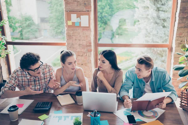 Photo Young Serious Clever People University Students Discuss Group Project — Stock Photo, Image