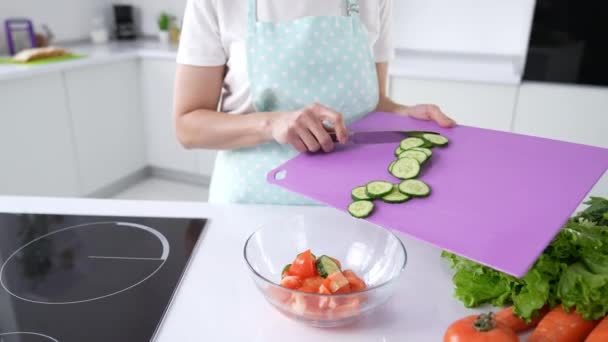 Gorgeous Mother Wearing Kitchen Apron Spend Daytime Cook Masterpiece High — Stock Video