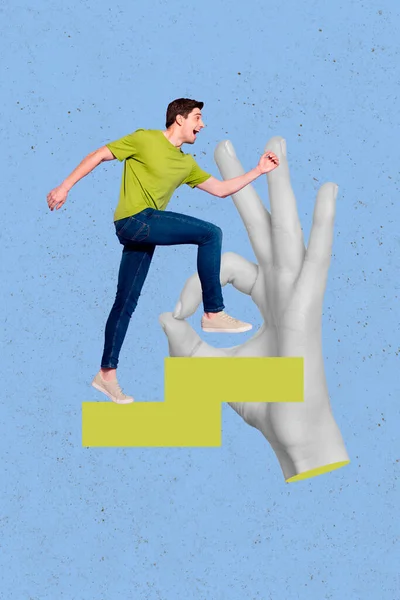 Imagem Colagem Vertical Pessoa Animada Correndo Escadas Desenvolvimento Enorme Mão — Fotografia de Stock