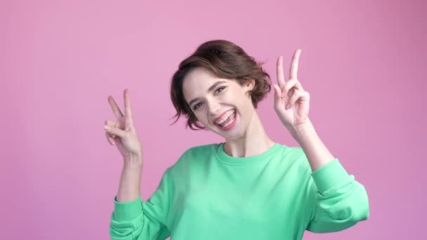 Funky Lady Enjoying Make Sign Isolated Pastel Color Background High — Stock Video