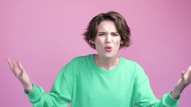 Lady Érzése Stressz Érzelmi Harag Kiabálni Elszigetelt Pasztell Színű Háttér — Stock videók