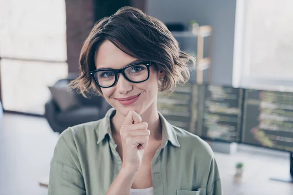 Foto Van Positieve Charmante Ceo Dame Hand Kin Contemplate Kijken — Stockfoto