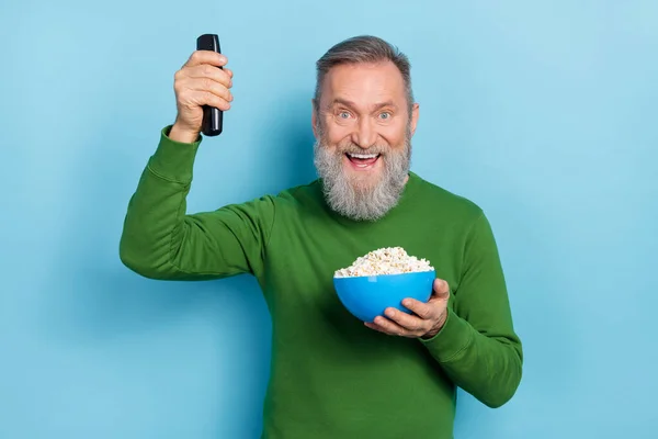Photo Positive Aged Man Raise Remote Control Hold Pop Corn — Stock Photo, Image
