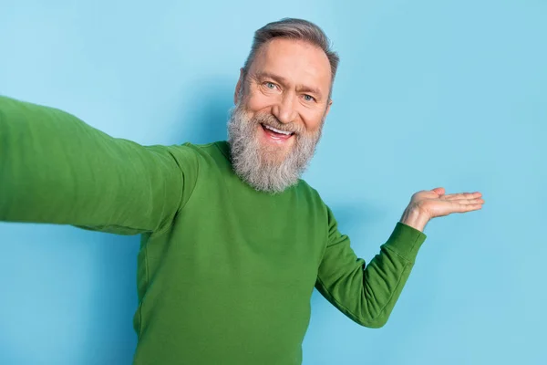 Photo Positive Funky Middle Aged Man Making Selfie Hold Palm — Stock Photo, Image