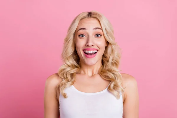 Portrait Attractive Cheerful Amazed Blond Girl Wearing White Tshirt Laughing — Stock Photo, Image