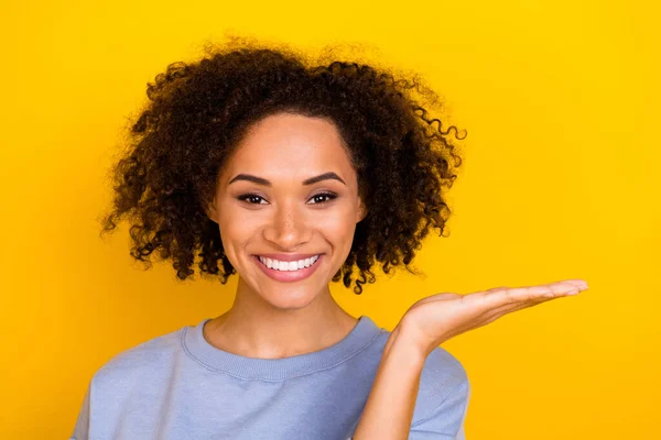 Photo Pretty Positive Girl Arm Palm Hold Demonstrate Empty Space — Stock Photo, Image