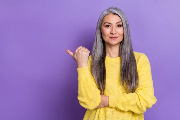 Foto Mujer Negocios Calificada Profesional Inteligente Promover Empresa Aislada Fondo — Foto de Stock