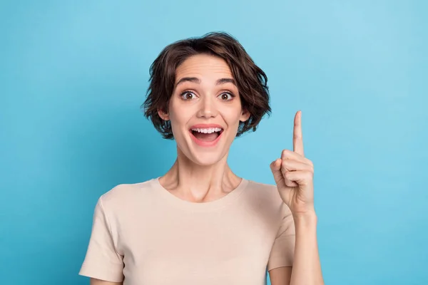 Photo Young Astonished Ecstatic Lady Find Solution Solve Problem Genius — Stock Photo, Image