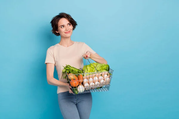 Foto Van Jonge Schattige Huisvrouw Gaan Winkelen Zie Nieuwe Supermarkt — Stockfoto