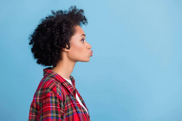 Profile Side Photo Young Afro Girl Pouted Lips Send Air — Stock Photo, Image
