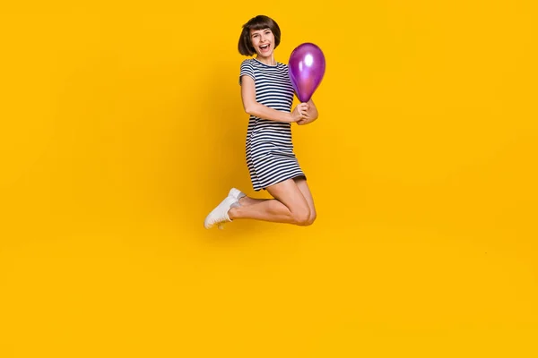 Bin Yıllık Havalı Bayan Balon Atlayışının Tam Boy Profil Fotoğrafı — Stok fotoğraf