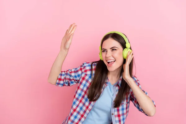 Photo Overjoyed Zachwycony Lady Patrzeć Puste Miejsce Taniec Duży Fan — Zdjęcie stockowe