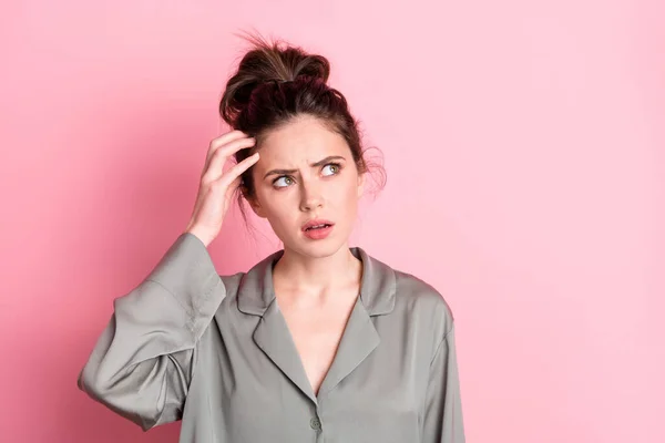 Photo Portrait Girl Pajama Misunderstanding Looking Copyspace Isolated Pastel Pink — Stockfoto