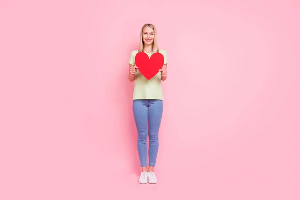 Photo Lady Hold Big Paper Heart Toothy Beaming Smile Wear — Stock Photo, Image
