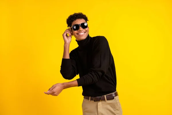 Photo Pretty Funky Dark Skin Guy Dressed Black Turtleneck Glasses — Stockfoto