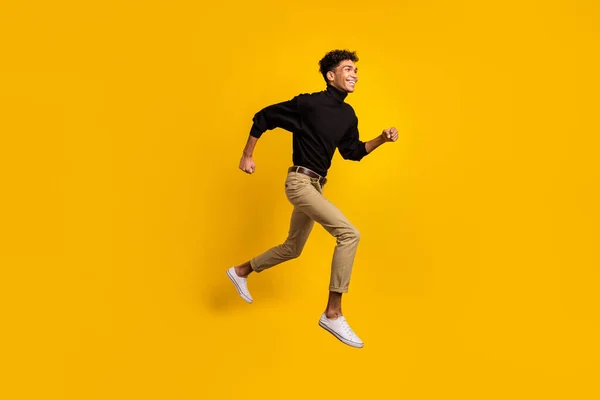 Full Size Profile Photo Optimistic Nice Brunet Guy Run Wear — Stockfoto