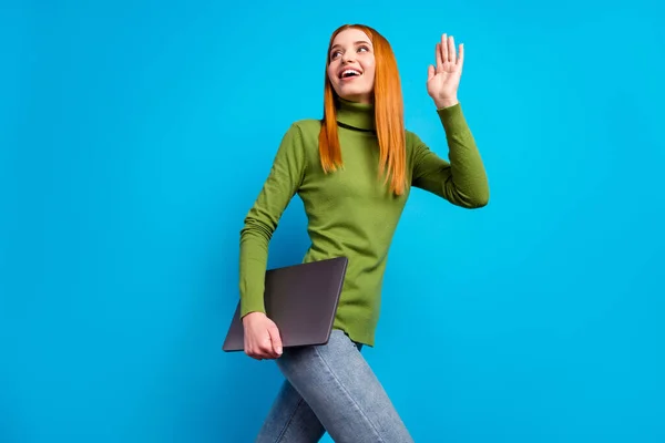 Profilo Foto Bella Signora Soddisfatto Tenere Computer Portatile Guardare Vuoto — Foto Stock