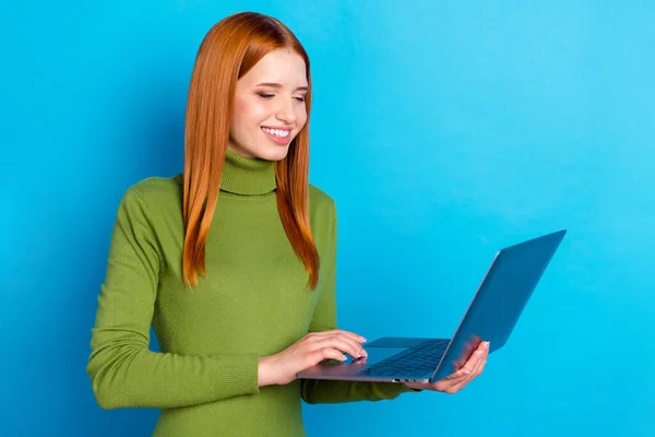 Photo Portrait Young Girl Smiling Using Laptop Working Smiling Isolated — Stockfoto