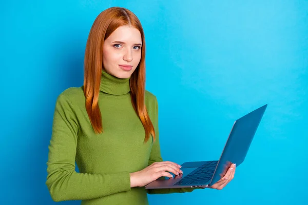 Photo Serious Focused Young Woman Hold Hand Laptop Job Work — Stockfoto