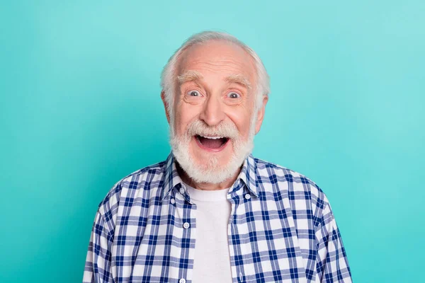 Πορτρέτο Της Χαρούμενα Περιχαρείς Παππούς Δείτε Πώληση Διαφήμιση Κουπόνι Φορούν — Φωτογραφία Αρχείου