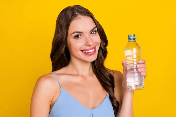 Photo Young Cheerful Woman Happy Positive Smile Hold Bottle Water — Stock Photo, Image