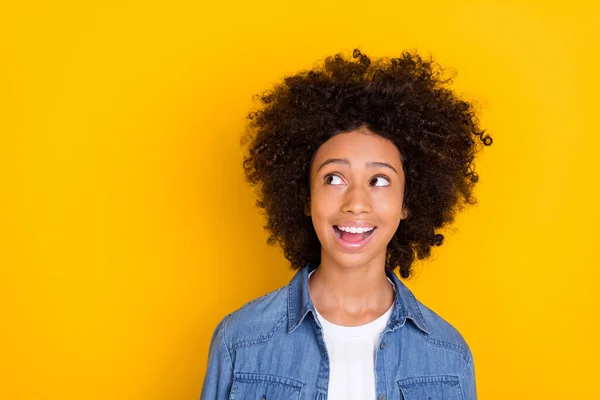 Portrait Attractive Funky Cheerful Curious Wavy Haired Girl Think Solution — Stock Photo, Image