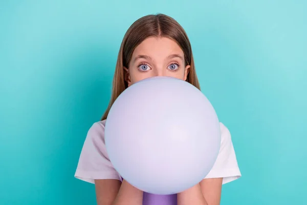 Porträt Von Netten Kleinen Mädchen Bläst Aufblasen Luftballon Vorbereitung Dekoration — Stockfoto