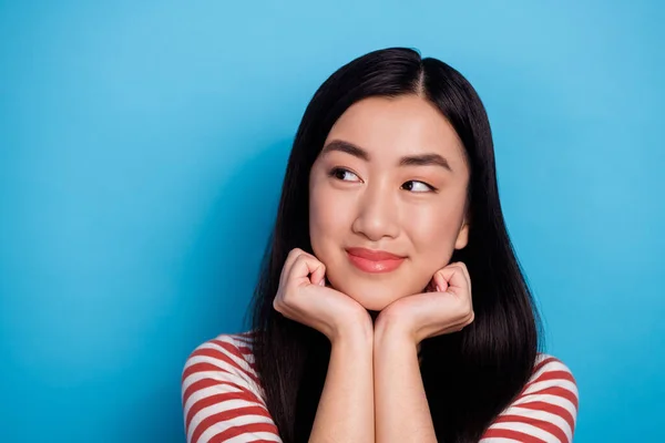 Photo Pretty Nice Vietnamese Girl Hands Touch Chin Look Interested —  Fotos de Stock