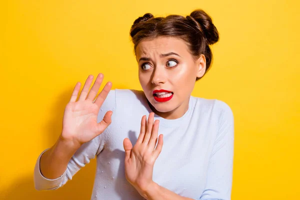 Photo Terrified Young Female Try Avoid Annoying Person Asking Stop — Stock fotografie