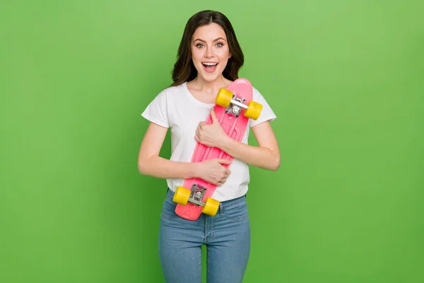 Photo Sweet Excited Woman Dressed White Shirt Embracing Skate Board — Stock fotografie