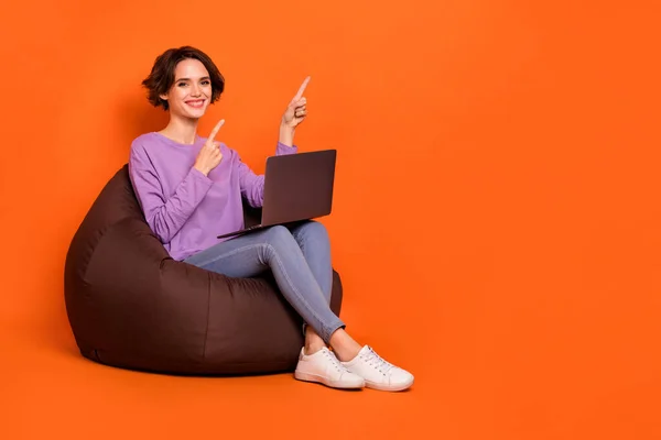 Full Length Photo Cute Shiny Lady Wear Violet Sweatshirt Sitting — Zdjęcie stockowe