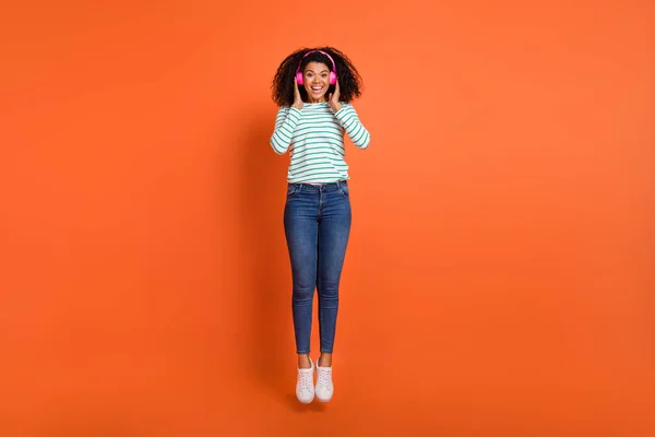 Full Length Photo Millennial Lady Jump Listen Music Wear Earphones — Foto Stock
