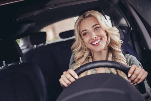 Portrait Attractive Cheerful Wavy Haired Girl Sitting Car Buying Purchase – stockfoto